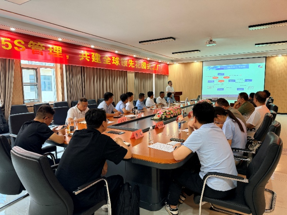 北农大种禽雏鸡质量控制研讨会召开